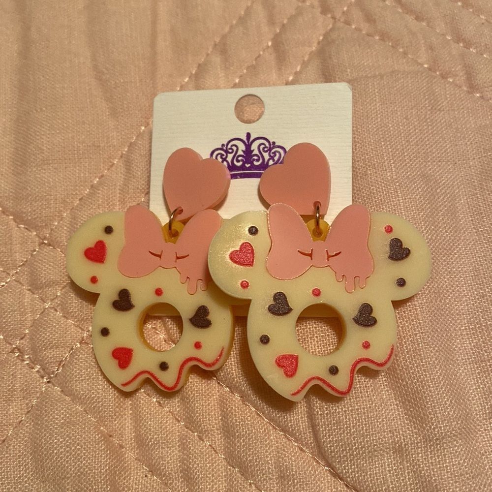 NWT Disney Minnie Mouse Earrings - Picture 4 of 5